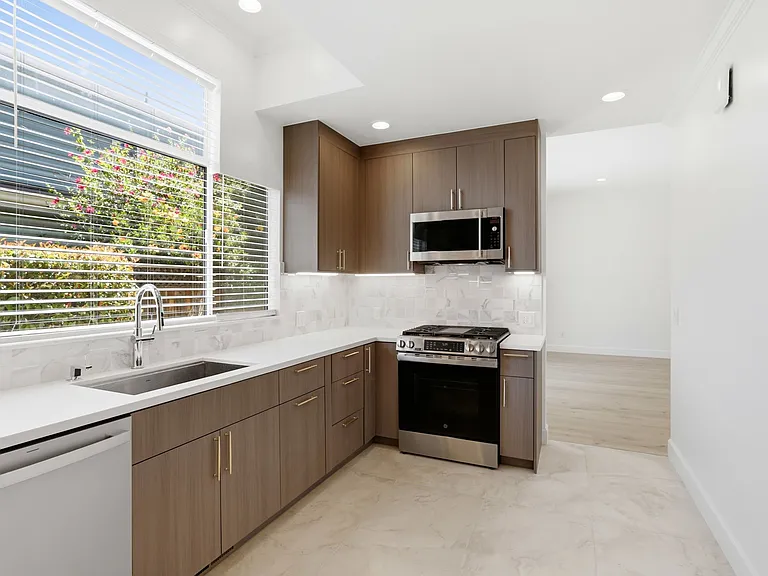 1104 Lautrec Ter — Photo 10