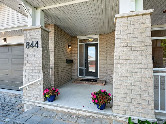 3rd image of 844 Swallowtail Cres N