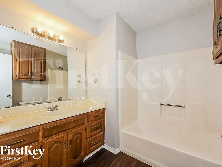 1220 Mockingbird Ln — Photo 16
