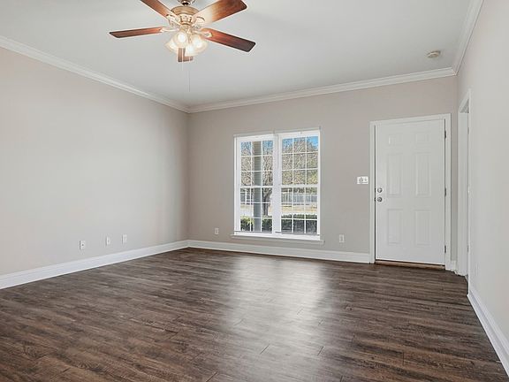 5th image of 109 Birchwood Dr