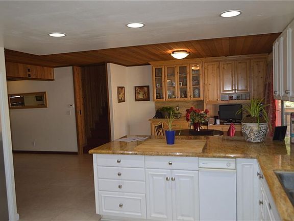 5th image of 1031 Mount Whitney Dr