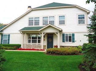271 Shadow Creek Cir, Vernon Hills, IL 60061