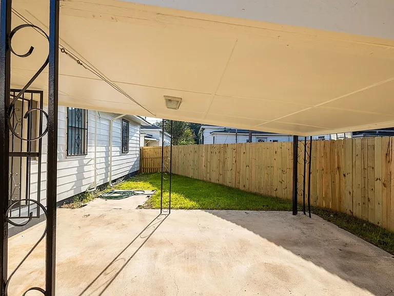 110 Comer St — Photo 12