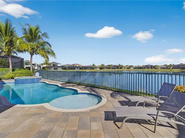 4678 Azalea DR, NAPLES, FL 34119