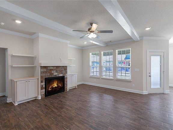 4th image of 411 Linda Ln