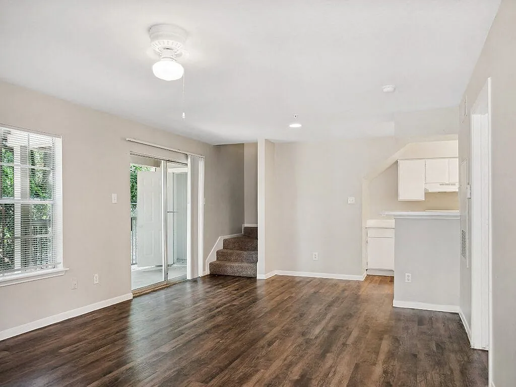 Park Village Apartments — Photo 3