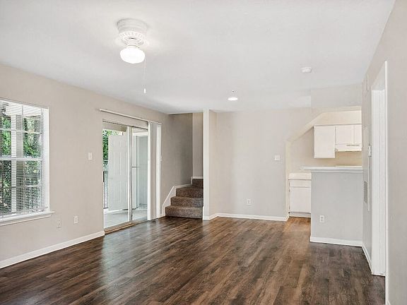 3rd image of 1400 S Frazier St #4191311