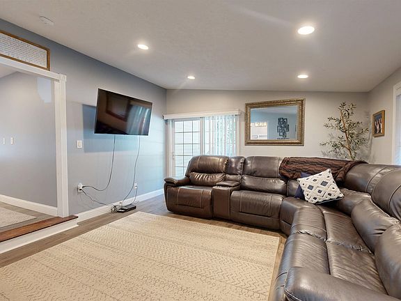 4th image of 1169 Bay Road