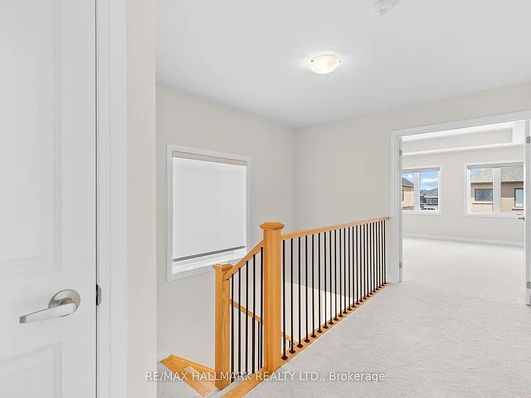 16 Crossmore Cres — Photo 12