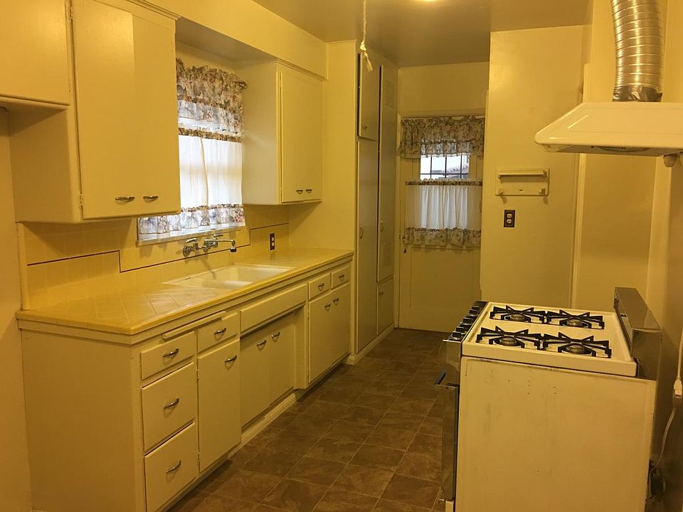 2nd image of 158 1/2 Bonita St
