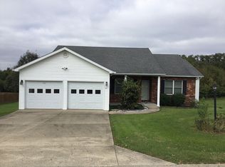 862 Meadowcrest Cir, Maysville, KY 41056