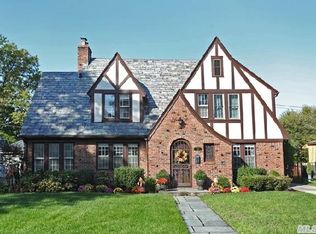 116 Wickham Rd, Garden City, NY 11530