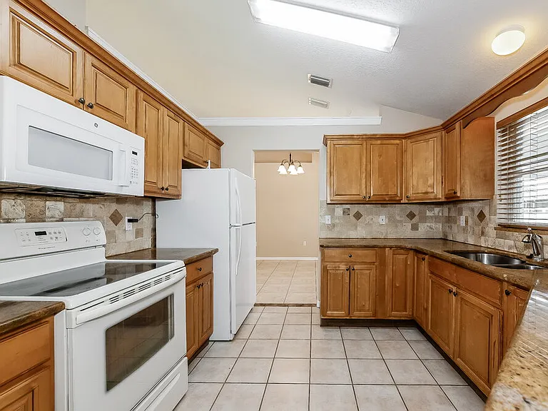 6888 Mauna Loa Blvd — Photo 6