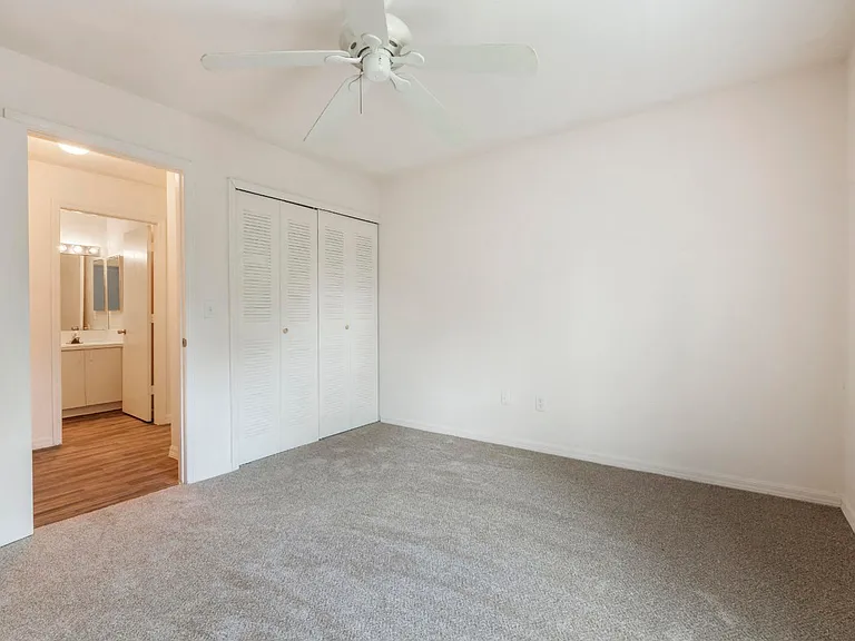Park Villas Apartments — Photo 18