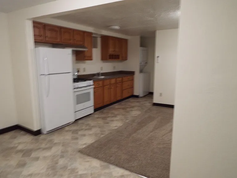 345 Regis Ave #6 — Photo 1