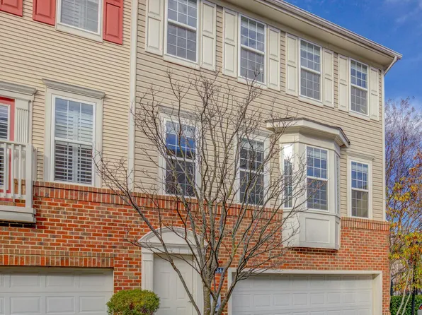 8134 Harper Valley Ln #29, Falls Church, VA 22042
