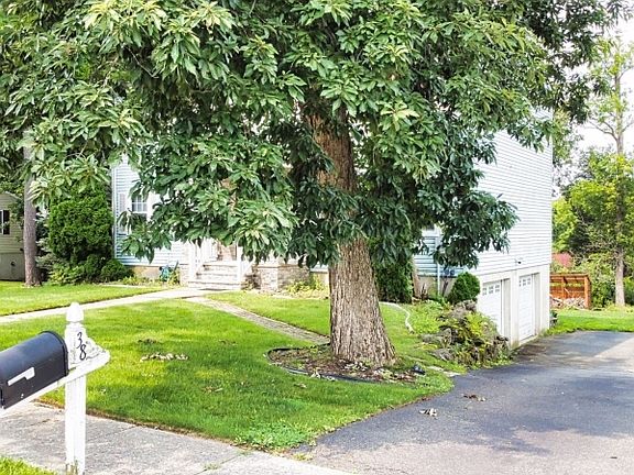 4th image of 38 Dogwood Dr