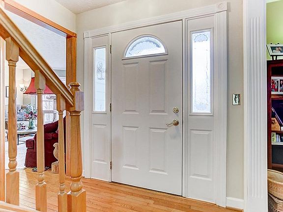 4th image of 877 Lewis Creek Ct