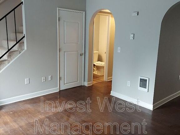3rd image of 3021 E 20th St