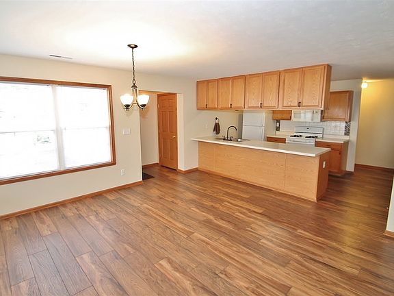 5th image of 6309 Oak Crest Ln