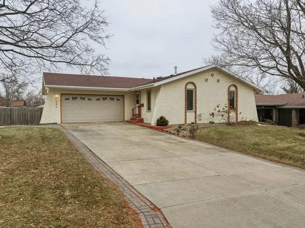 504 Thomas Dr, Marshalltown, IA 50158