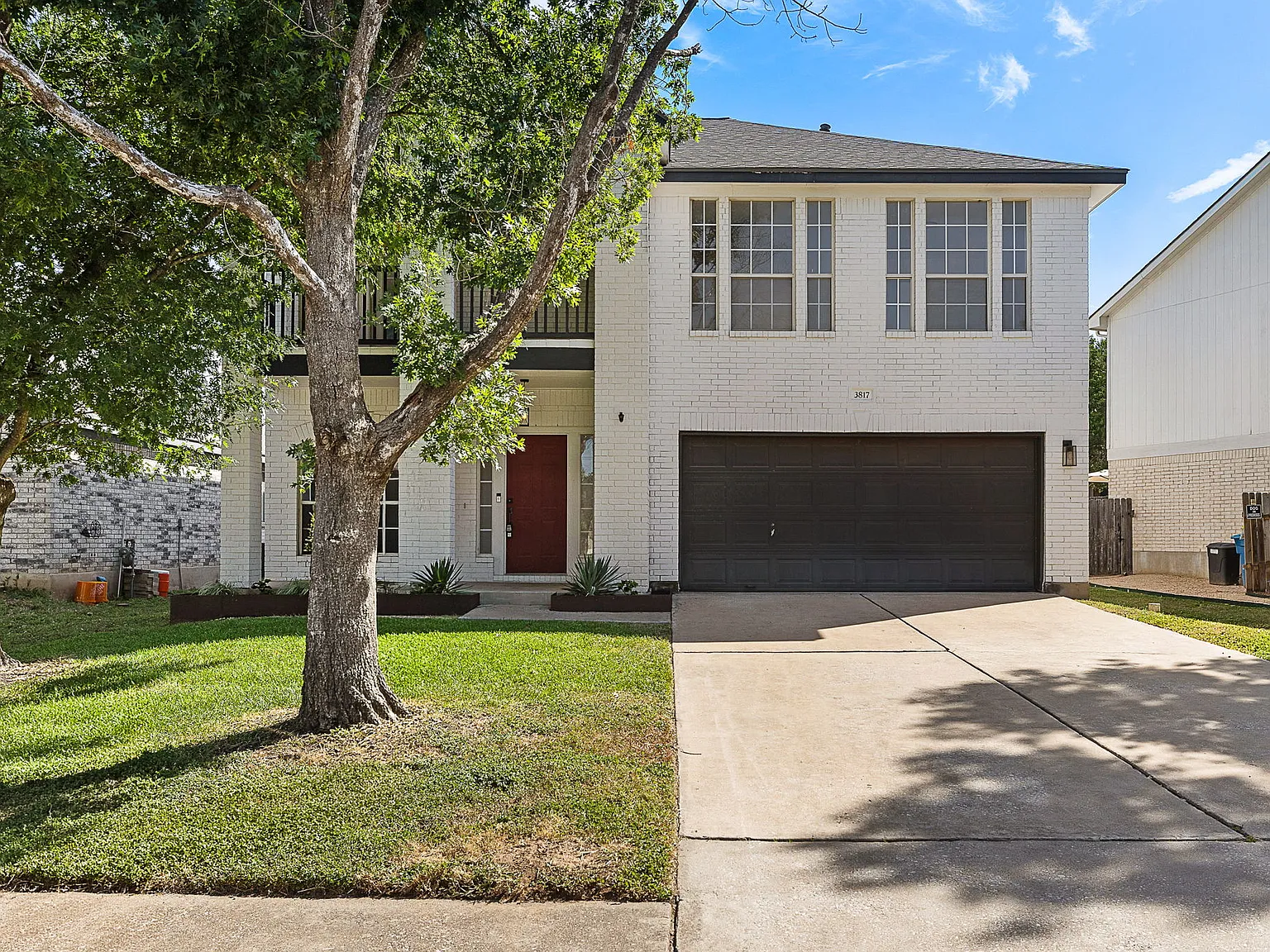 3 bed, 2.5 bath, 2574 sqft, $3,250 — Photo 1