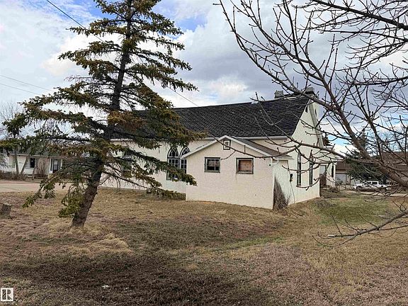 3rd image of 5036 49th St