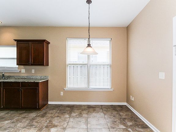 5th image of 2122 Timberline Dr