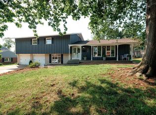 2226 Edgehill Rd, Salina, KS 67401