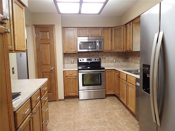 3rd image of 1608 SW 20th St