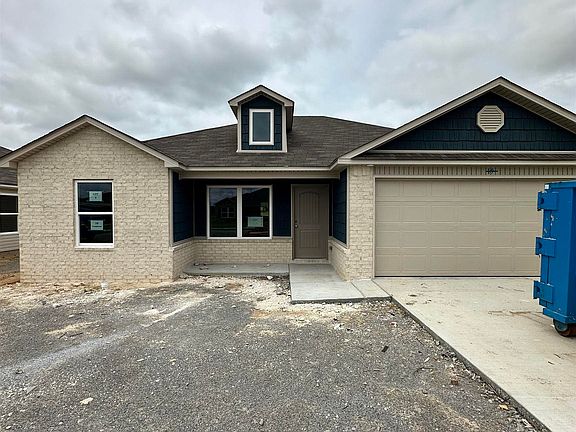 2nd image of 19 Farmhouse Cir