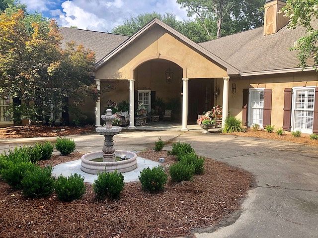 1st image of 2021 Myrtlewood Dr