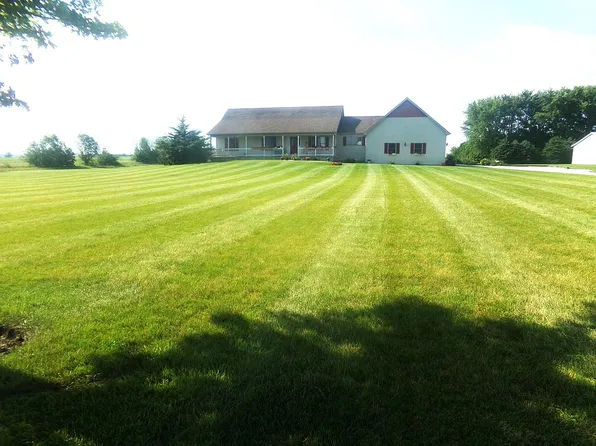 2046 N 46th Rd, Leland, IL 60531