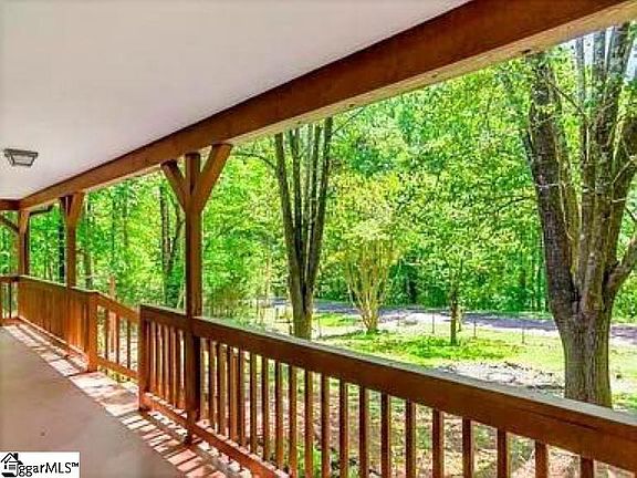 4th image of 206 Pecan Dr