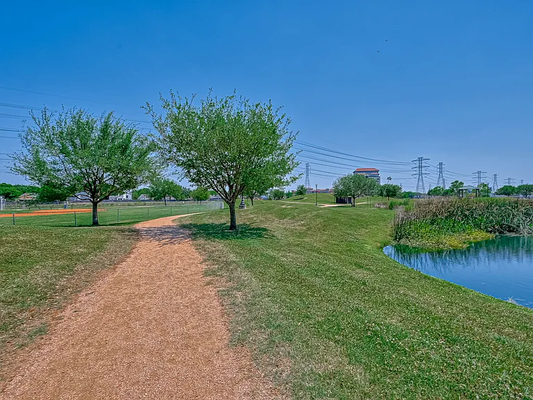 12218 Brighton Ln — Photo 25