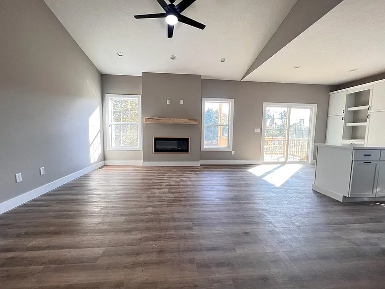 908 Otter Creek Rd — Photo 2