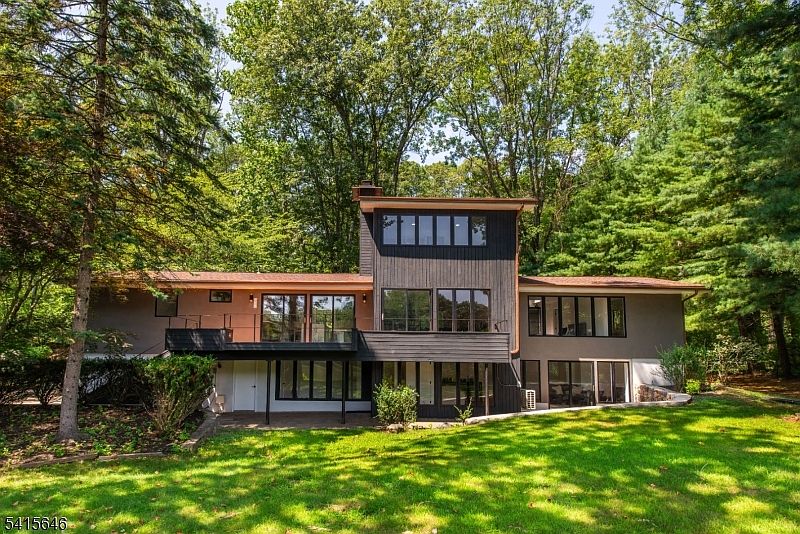 1st image of 28 W Shore Rd