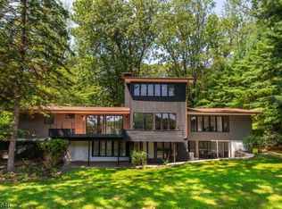 28 W Shore Rd, Mountain Lakes, NJ 07046