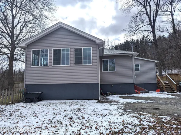 2726 Plank Road, Berlin, NY 12022