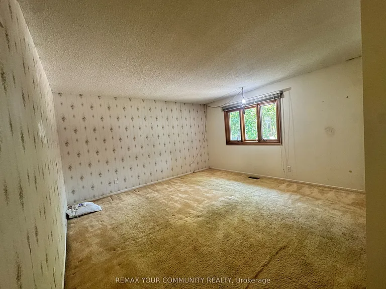 2063 Waters Edge Dr — Photo 12