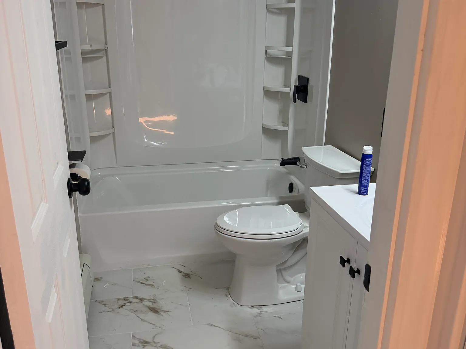 3 bed, $2,000 — Photo 2