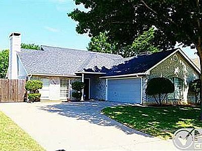 2nd image of 4206 Glen Hollow Cir