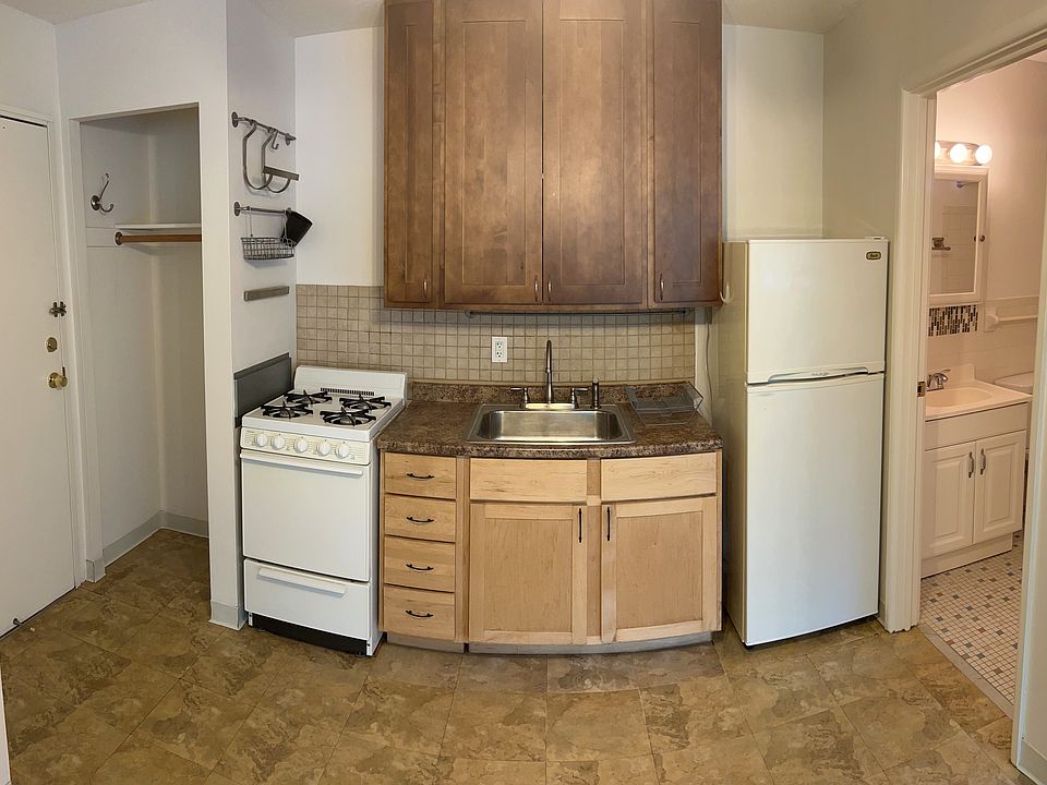 Kitchen and Entry / Closet.