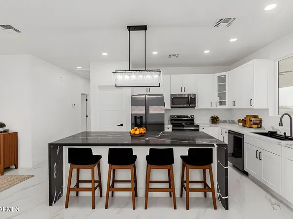 37911 W RANCHO Drive, Tonopah, AZ 85354