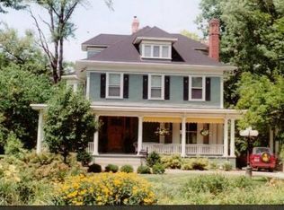 415 Kramer Rd, Oakwood, OH 45419