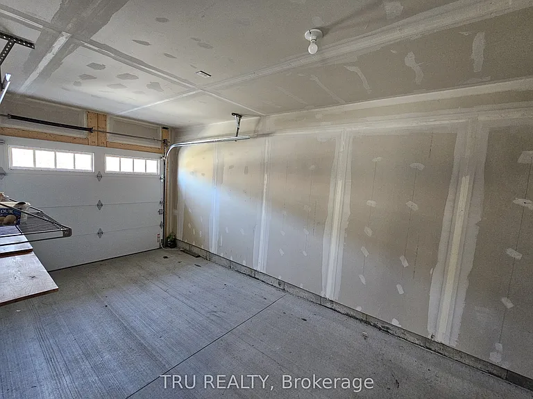 146 Wallace St — Photo 40