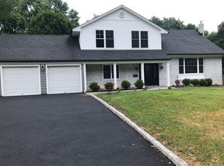 7 Toucan Ct, Wayne, NJ 07470