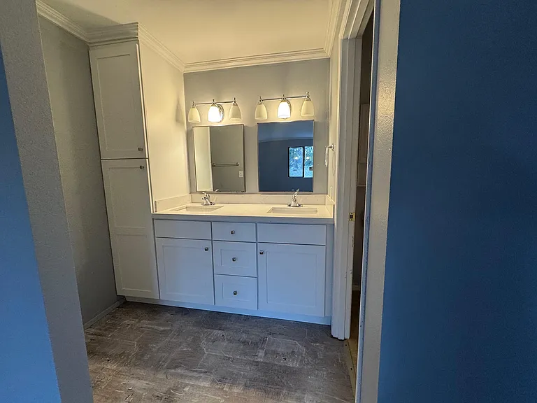 1035 156th Ave NE #18 — Photo 5