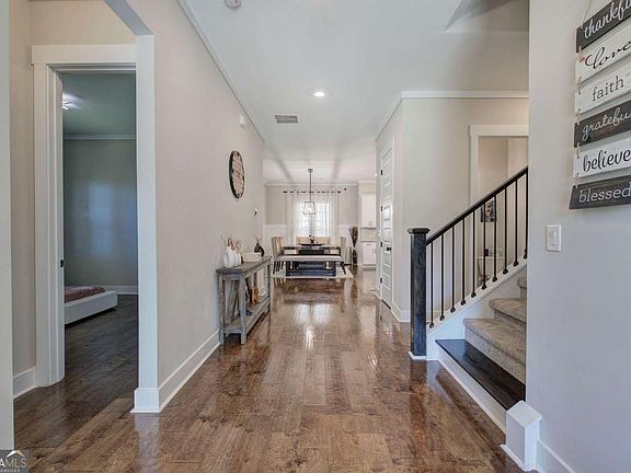 4th image of 503 London Rd