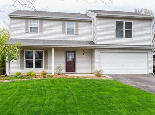 902 Wembley Dr, Island Lake, IL 60042